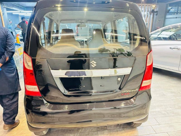 suzuki-wagon-r-2018-big-4