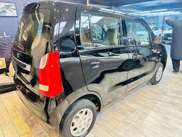 suzuki-wagon-r-2018-big-5