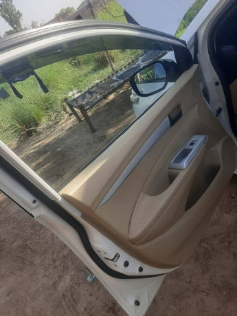 honda-city-aspire-15-2018-big-4