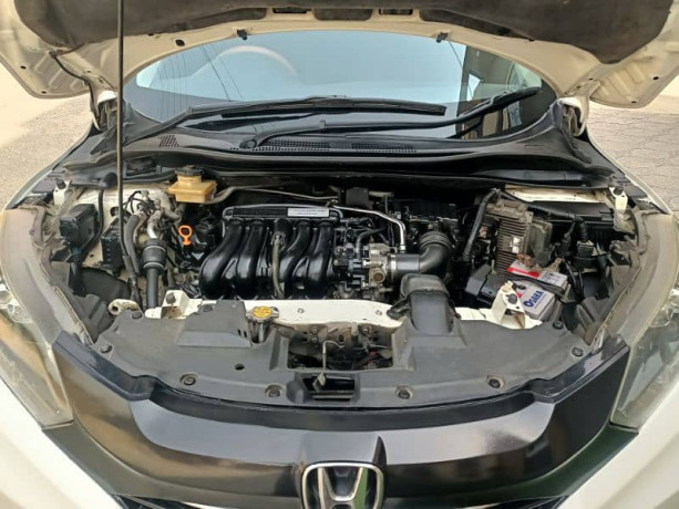 honda-vezel-2016-big-10