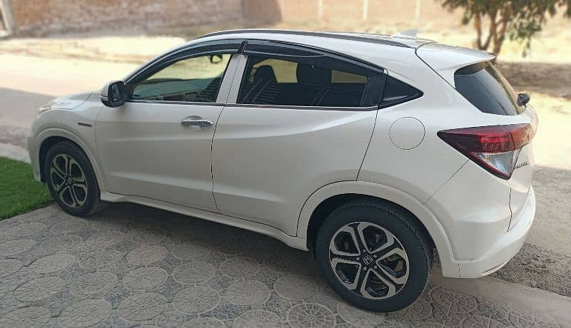 honda-vezel-2016-big-3