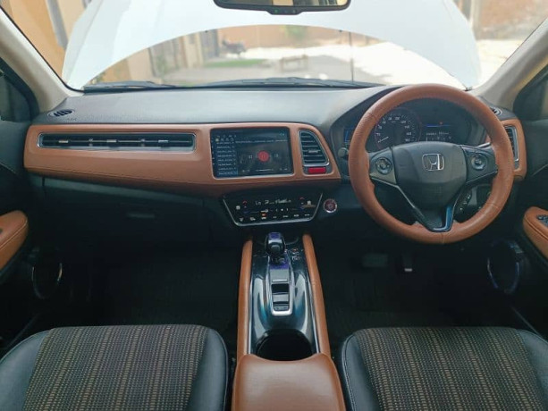 honda-vezel-2016-big-6