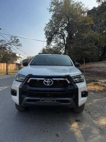 toyota-hilux-revo-rocco-big-0