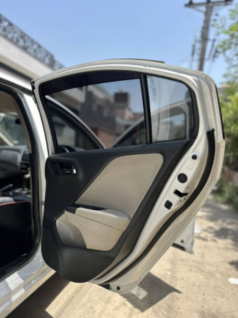 honda-city-aspire-15-big-13
