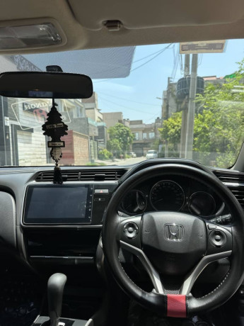 honda-city-aspire-15-big-10