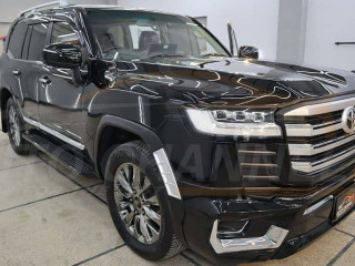 toyota-land-cruiser-lc-300-model-2023