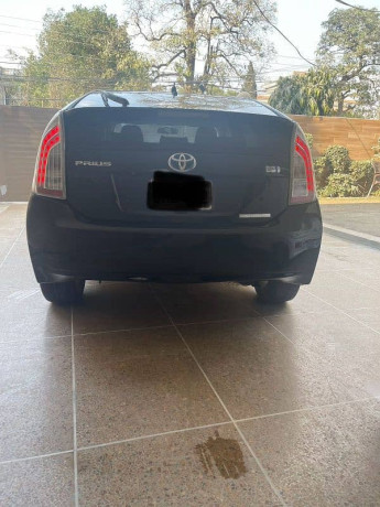 toyota-prius-2013-big-6