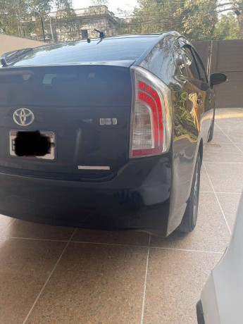 toyota-prius-2013-big-4