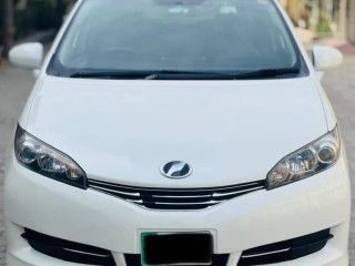 toyota-wish-2011