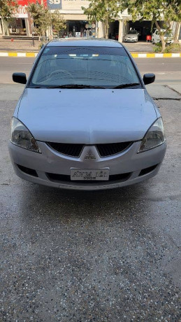 mitsubishi-lancer-2005-big-0