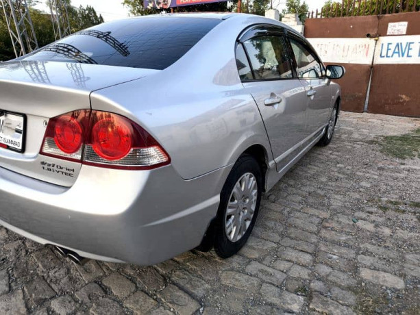 honda-civic-vti-oriel-2007-big-8