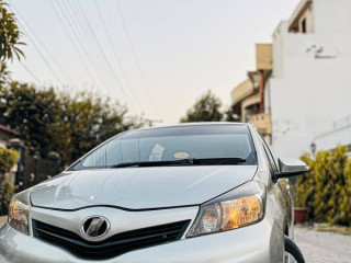 toyota-vitz-2013