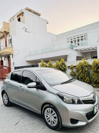 toyota-vitz-2013-big-3