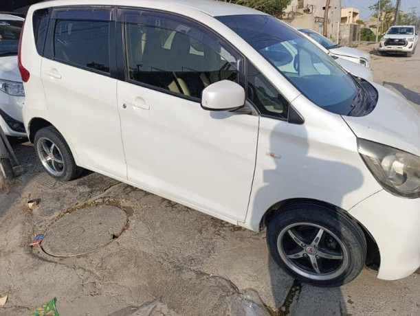 mitsubishi-ek-wagon-2014-big-4
