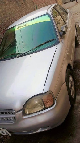 suzuki-baleno-2003-big-0