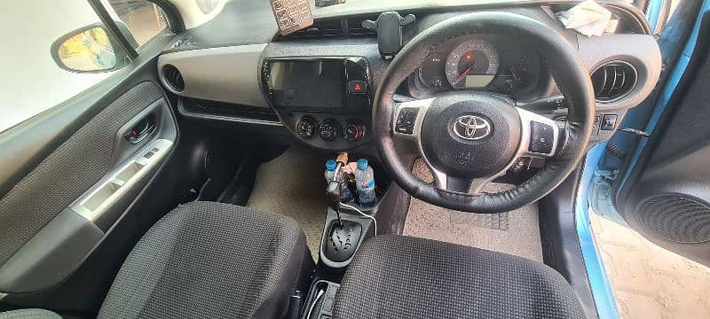 toyota-vitz-2014-big-13