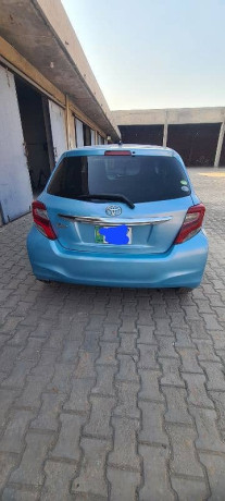 toyota-vitz-2014-big-16