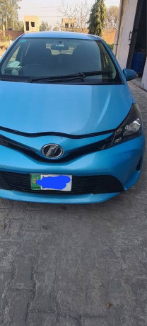 toyota-vitz-2014-big-10