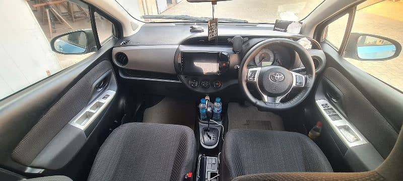 toyota-vitz-2014-big-14