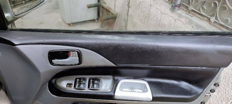 mitsubishi-lancer-2004-big-11