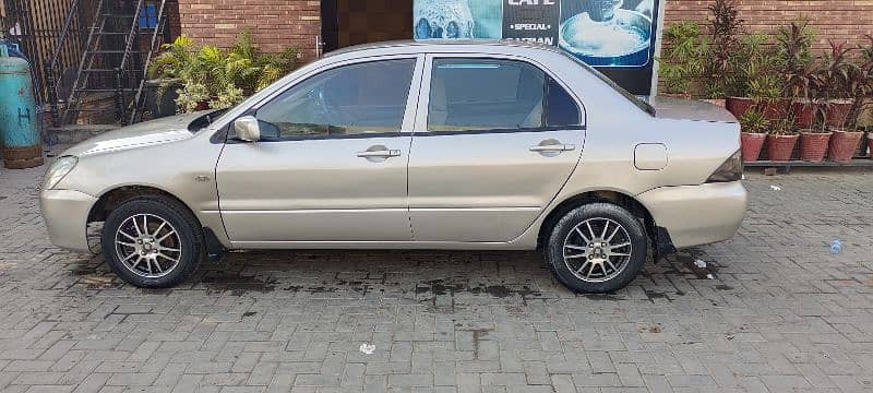 mitsubishi-lancer-2004-big-8