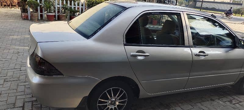mitsubishi-lancer-2004-big-7
