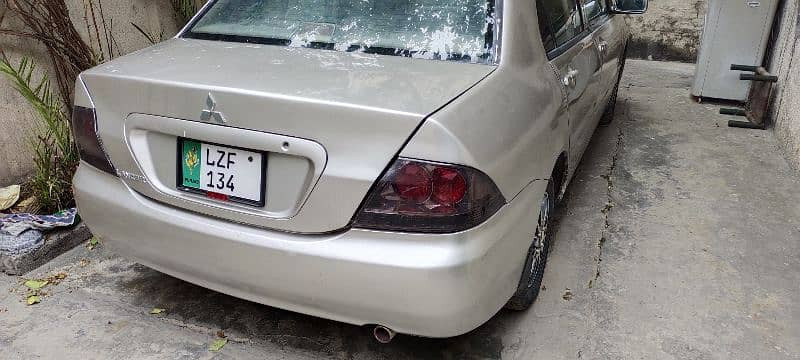 mitsubishi-lancer-2004-big-3