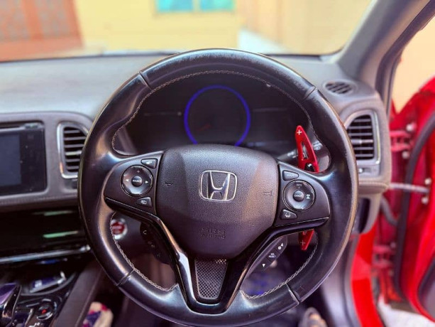 honda-vezel-2016-modal-big-9