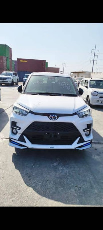 toyota-raize-2021-hybrid-1200cc-big-0