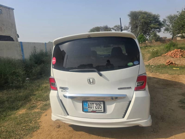 honda-freed-2014-automatic-brand-new-condition-big-7