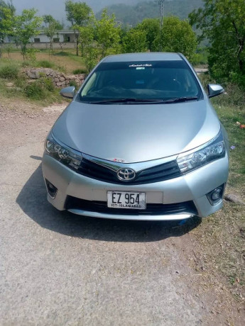 toyota-corolla-gli-2015-big-1