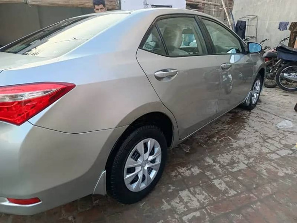 toyota-corolla-gli-2015-big-2