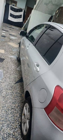 toyota-vitz-2011-big-9