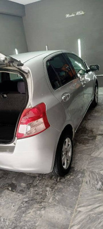 toyota-vitz-2011-big-2