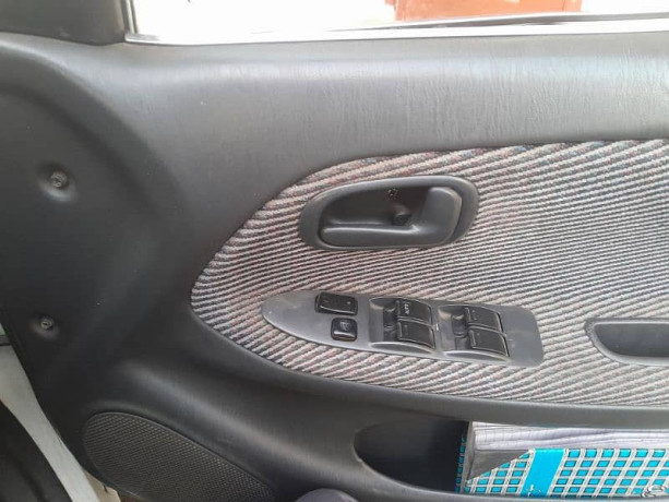 toyota-corolla-20-d-1998-big-11