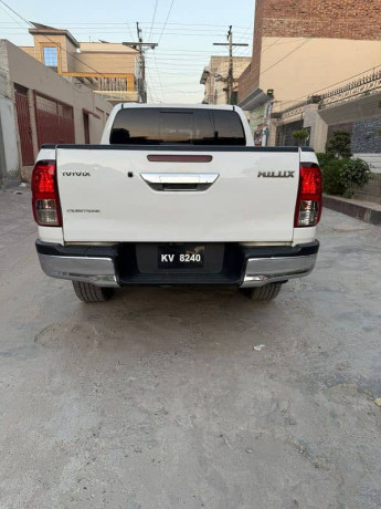 toyota-hilux-2017-big-3