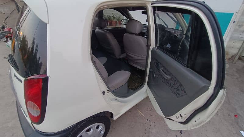 santro-exec-2004-power-window-steering-big-10