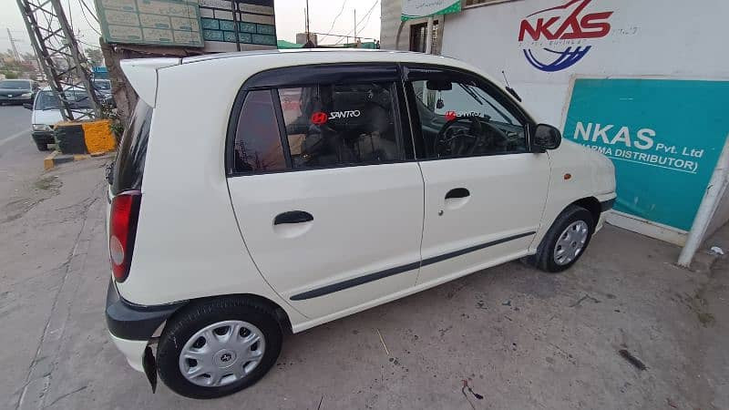 santro-exec-2004-power-window-steering-big-6
