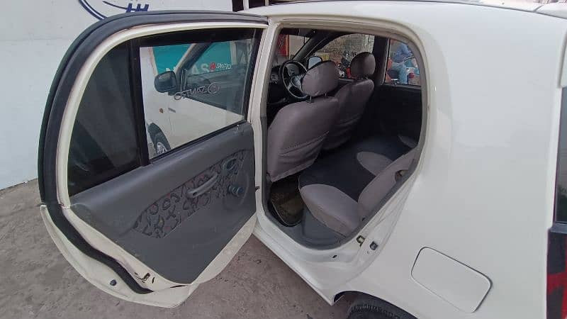 santro-exec-2004-power-window-steering-big-9