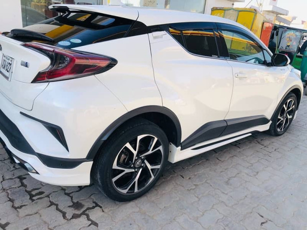 toyota-c-hr-2017-g-led-big-5