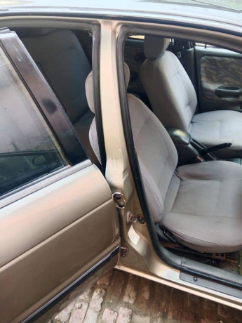 suzuki-baleno-2005-big-7