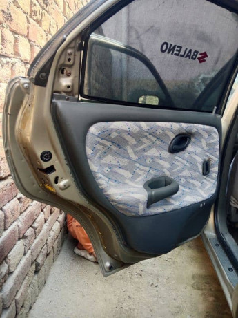 suzuki-baleno-2005-big-14