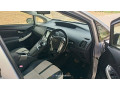 toyota-prius-2012-small-5