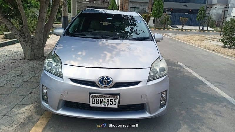 toyota-prius-2012-big-13