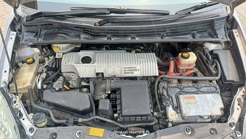 toyota-prius-2012-big-17