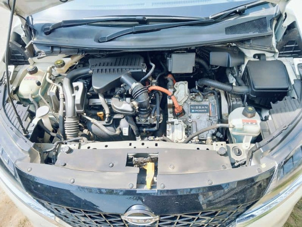 nissan-note-e-power-2021-big-4