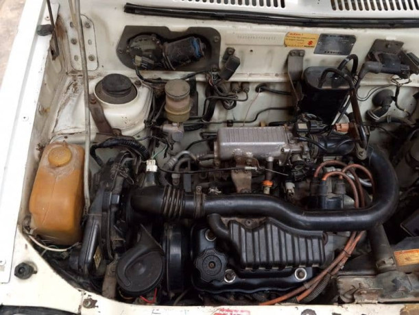 suzuki-mehran-vxr-2013-big-5