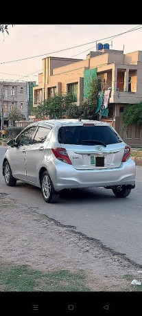 toyota-vitz-2014-big-5