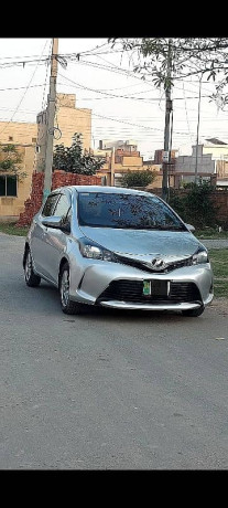 toyota-vitz-2014-big-9