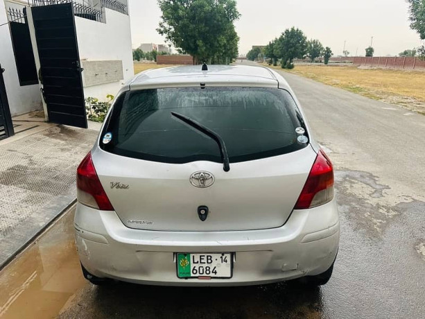 toyota-vitz-2014-big-3